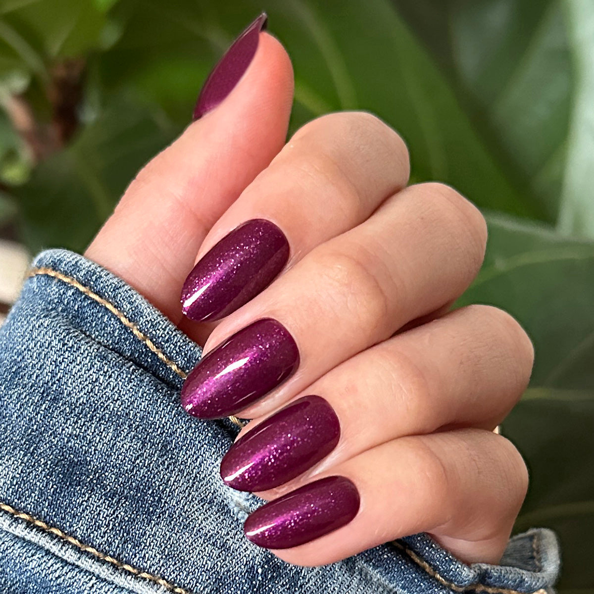 Plaza Shimmer | Medium | Oval - Tab Press-On