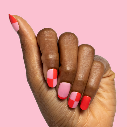 Pink Checker Party | Short | Round - Tab Press-On